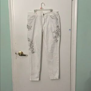 White skinny pant